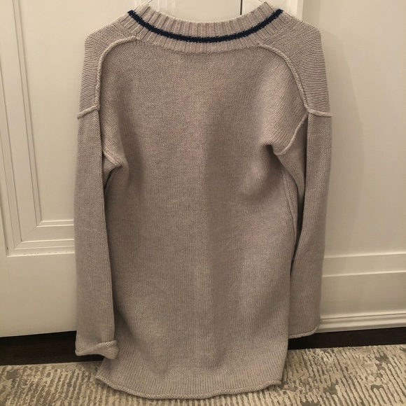 Aritzia sweater - Picture 3 of 6